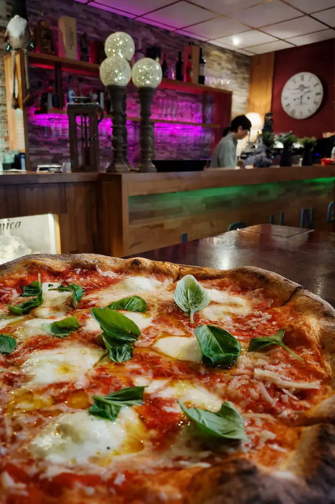 la Bruschetta da Monica Dessert Pizza Ansicht